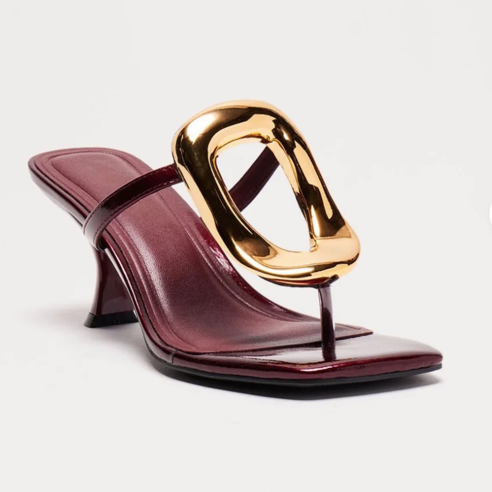 Fashion Nova Brisbane Thong Mule Heels Burgundy Brand New